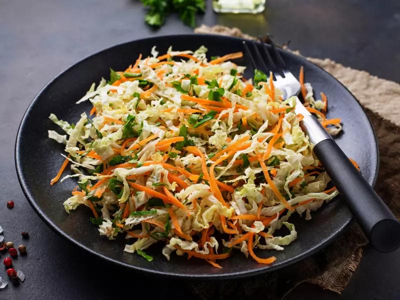 Салат с капустой и морковью